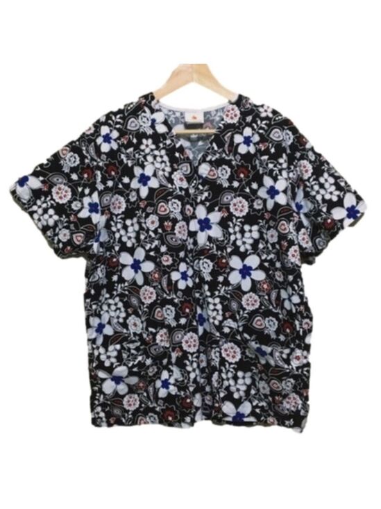 Peaches Uniforms Tops - Peaches Uniforms black white red floral v-neck medium scrubs top